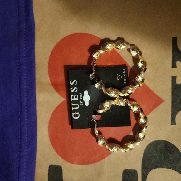 Earings - Picture 2 of 8